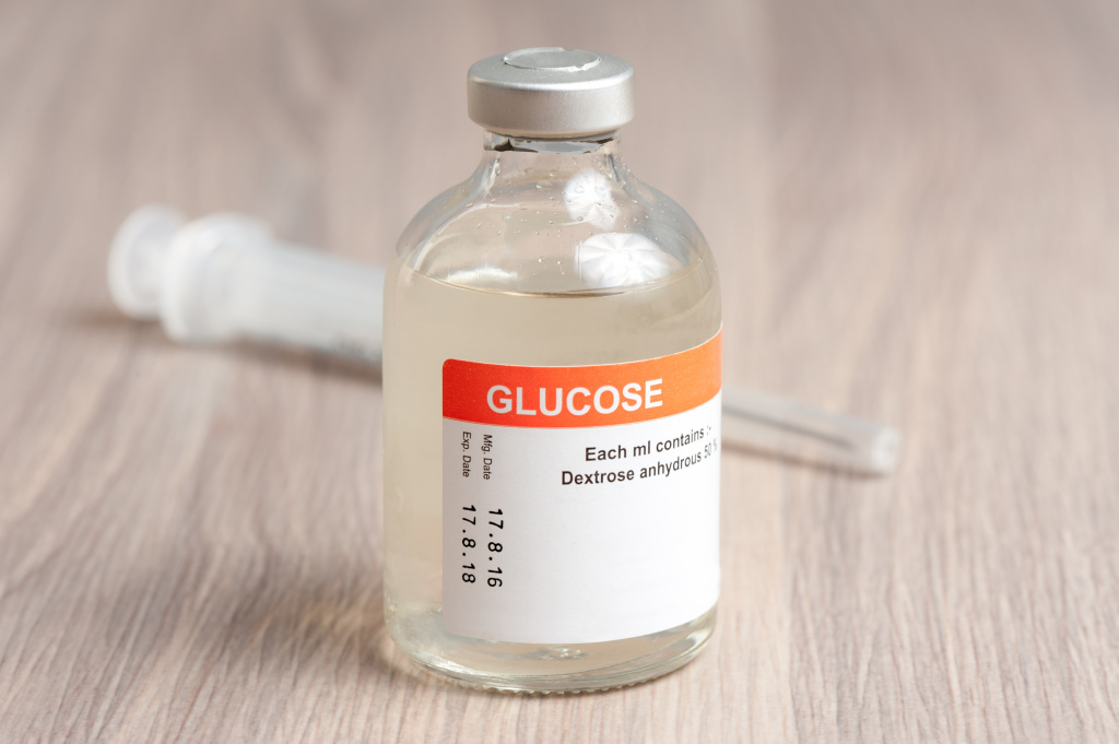 closeup-vial-glucose-paranteral-nutrition-hypoglycemia.jpg